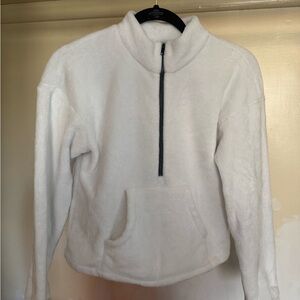 NVGTN Cozy White Fleece Pullover